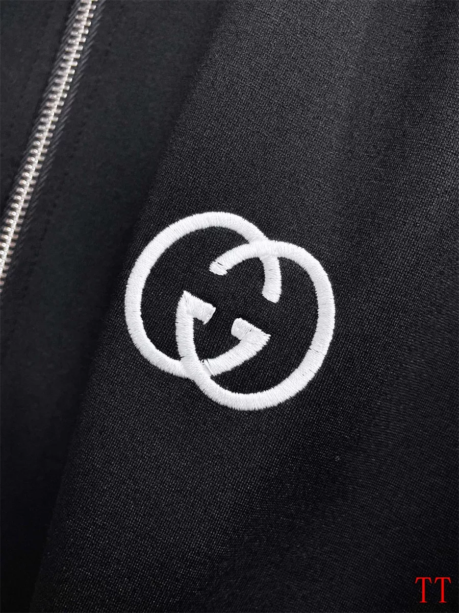 Stylish 4553 Gucci Tracksuits Long Sleeved For Men