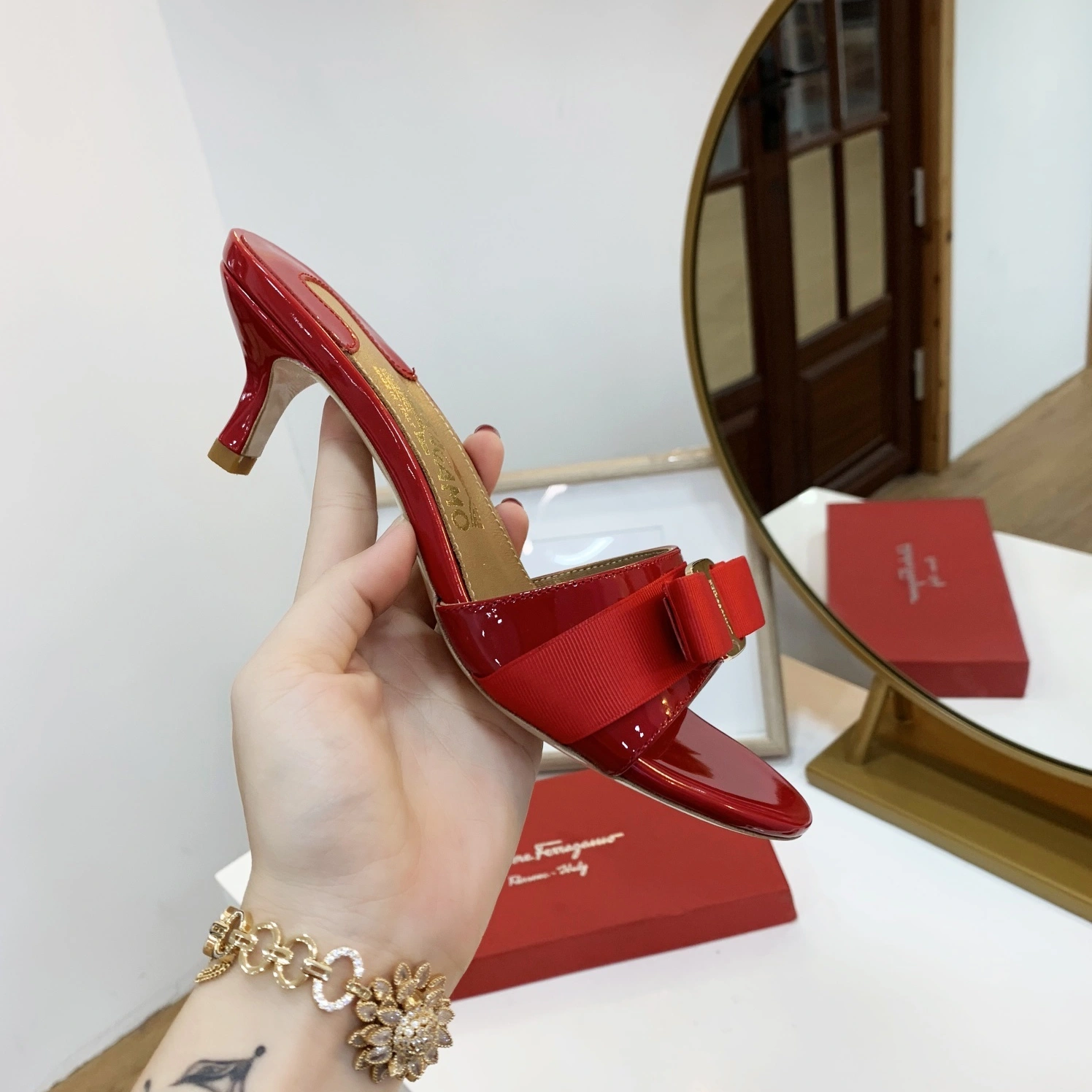 Stylish 4562 Salvatore Ferragamo Slippers For Women