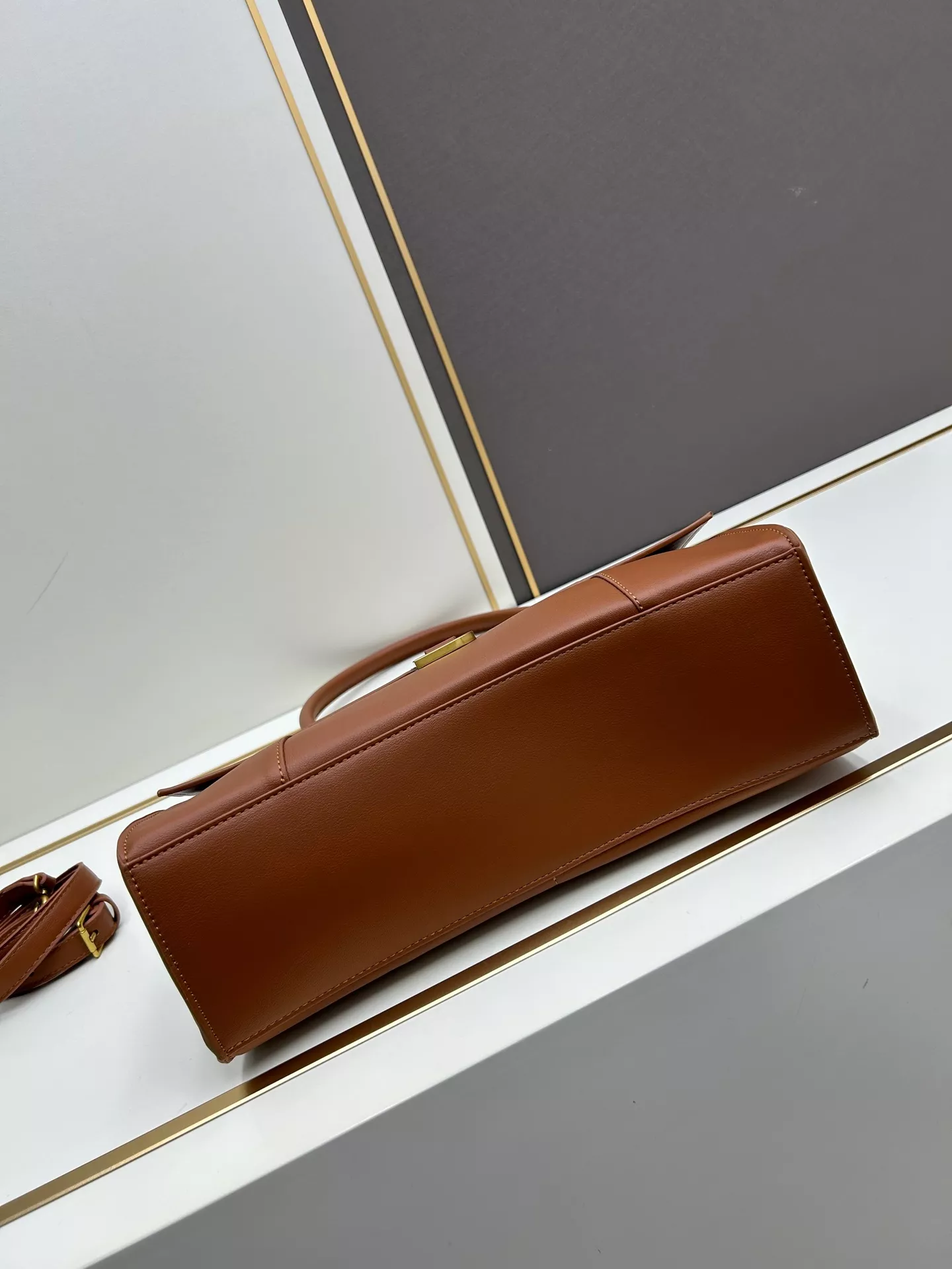 Stylish 4653 Balenciaga AAA Quality Shoulder Bags For Women