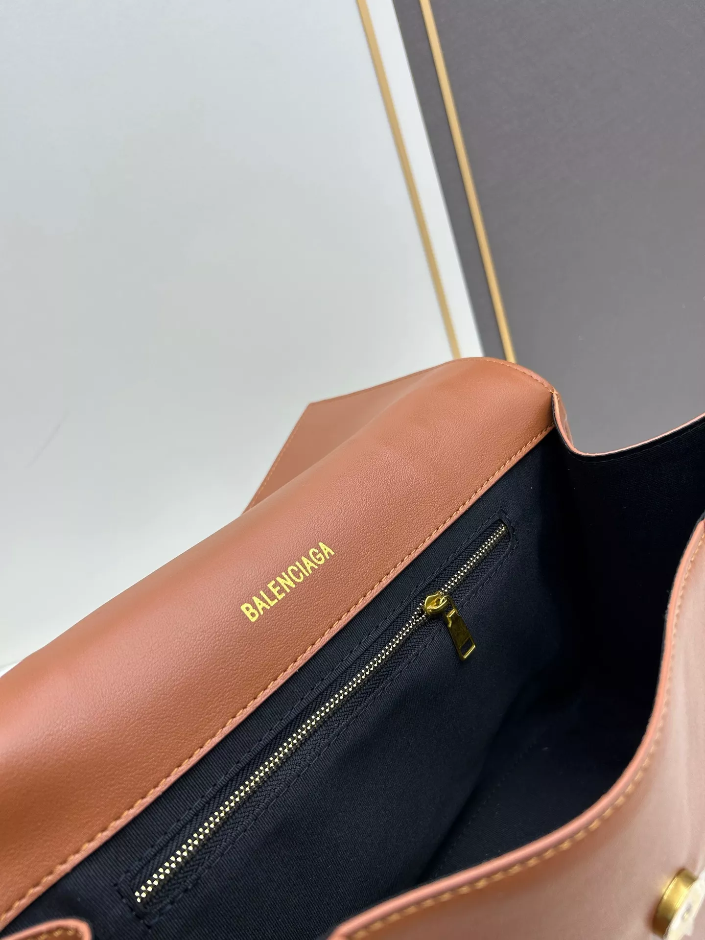 Stylish 4653 Balenciaga AAA Quality Shoulder Bags For Women