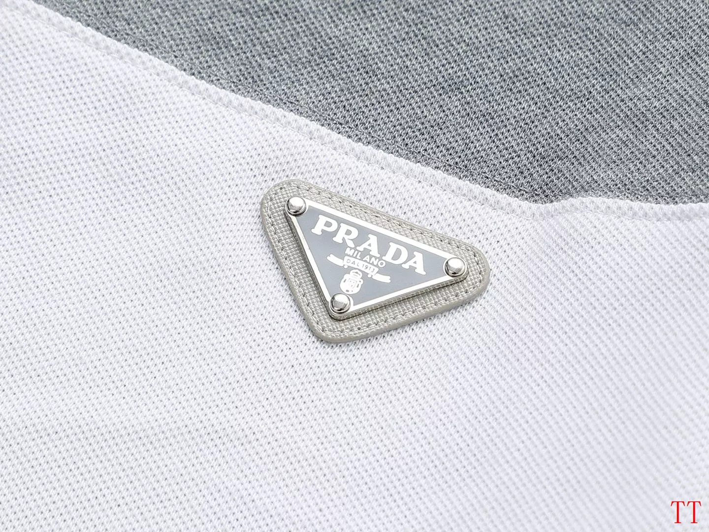 Stylish 4882 Prada T-Shirts Short Sleeved For Men