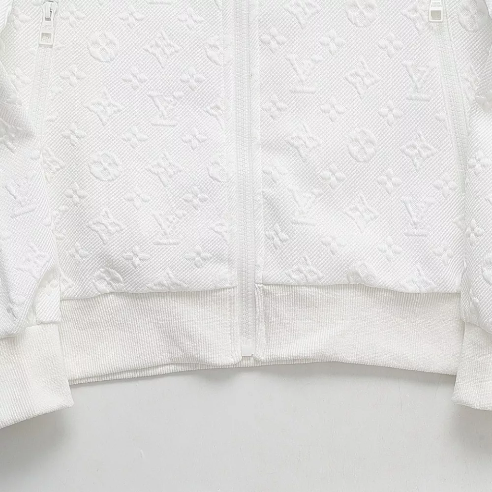 Stylish 4899 Louis Vuitton LV Tracksuits Long Sleeved For Men