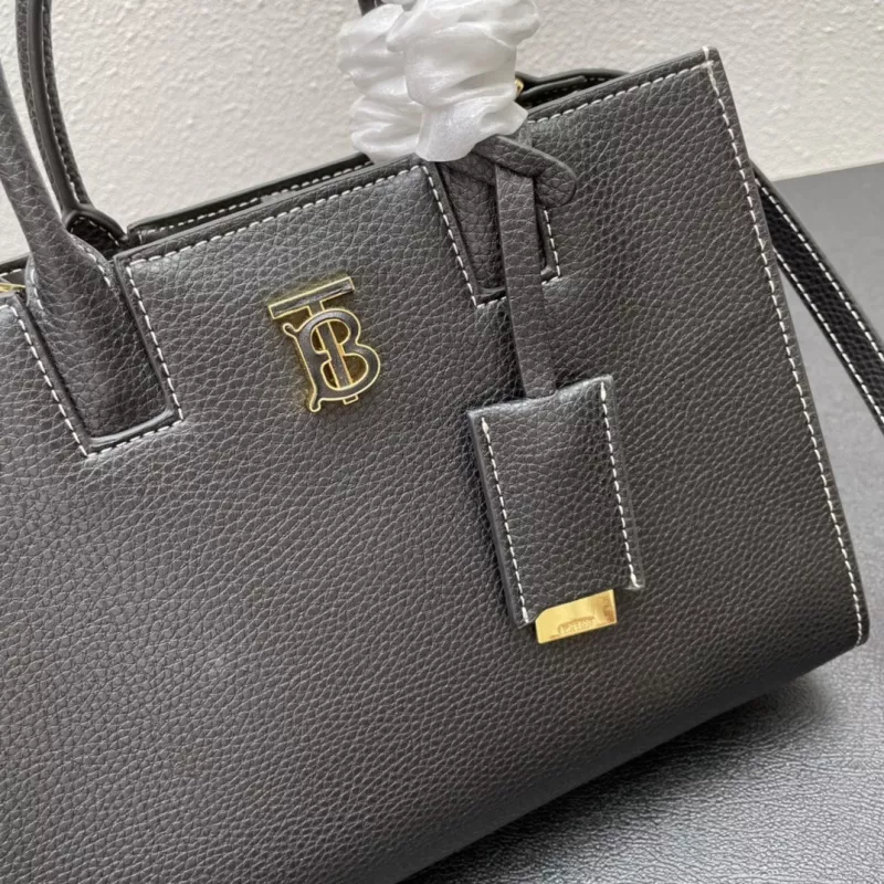 Stylish 495 Burberry AAA Quality Handbags For Women