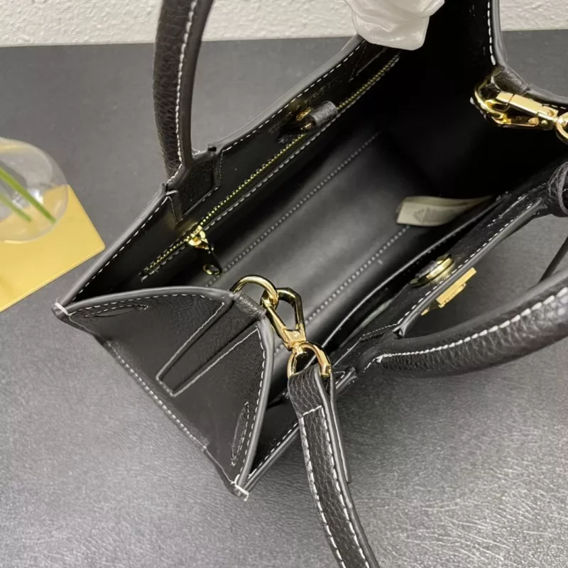 Stylish 495 Burberry AAA Quality Handbags For Women