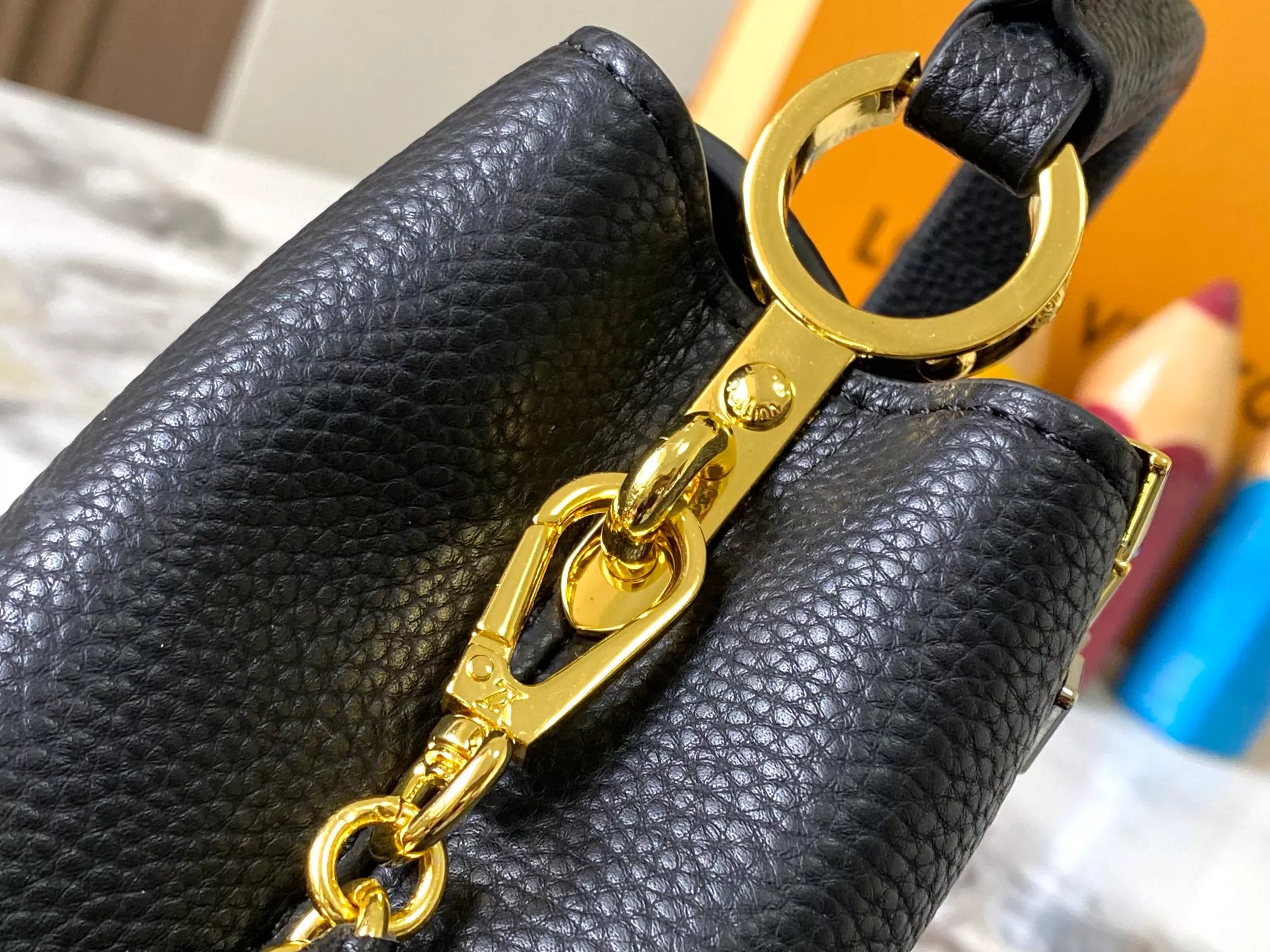 Stylish 4950 Louis Vuitton AAA Quality Messenger Bags For Women
