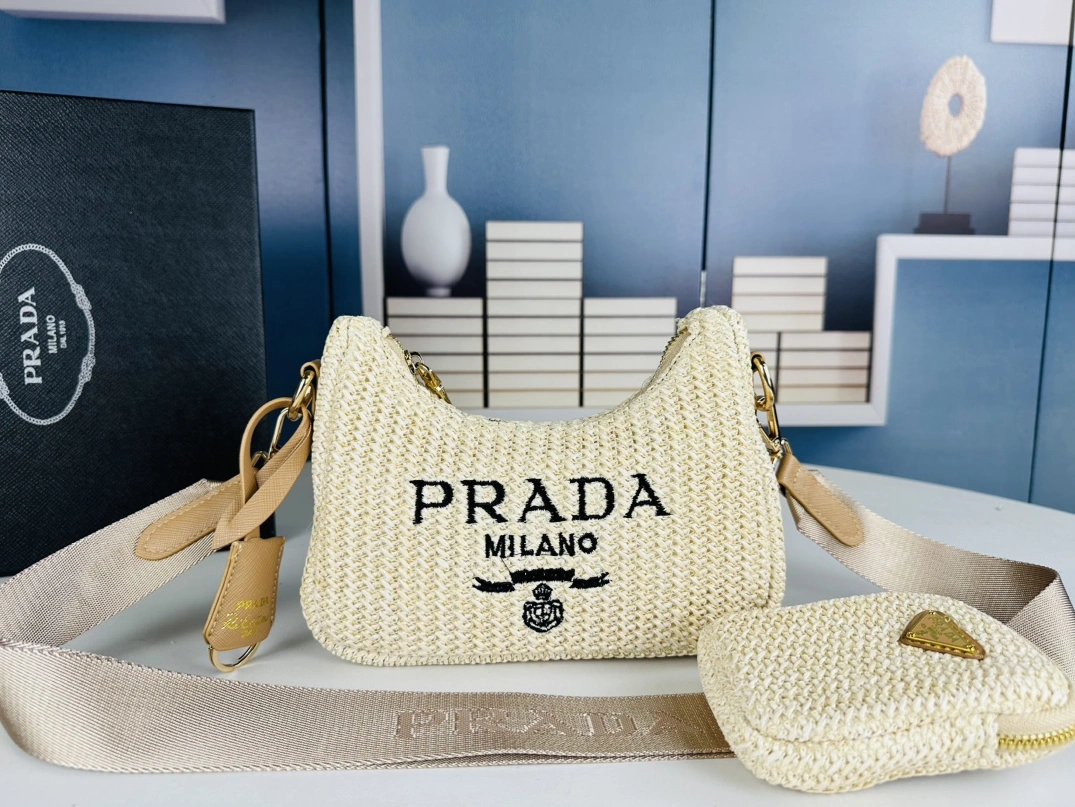 Stylish 5050 Prada AAA Quality Messenger Bags For Women