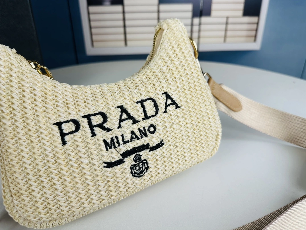 Stylish 5050 Prada AAA Quality Messenger Bags For Women