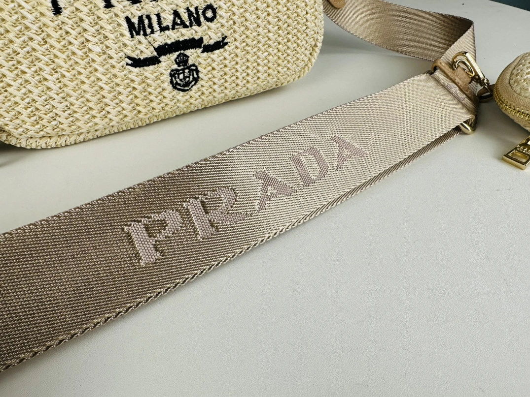 Stylish 5050 Prada AAA Quality Messenger Bags For Women