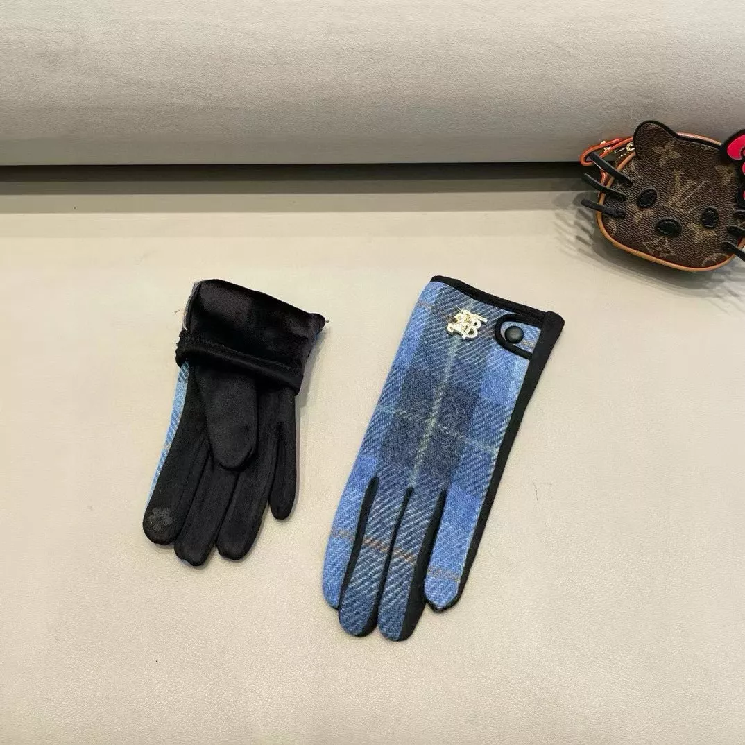 Stylish 5066 Burberry Gloves