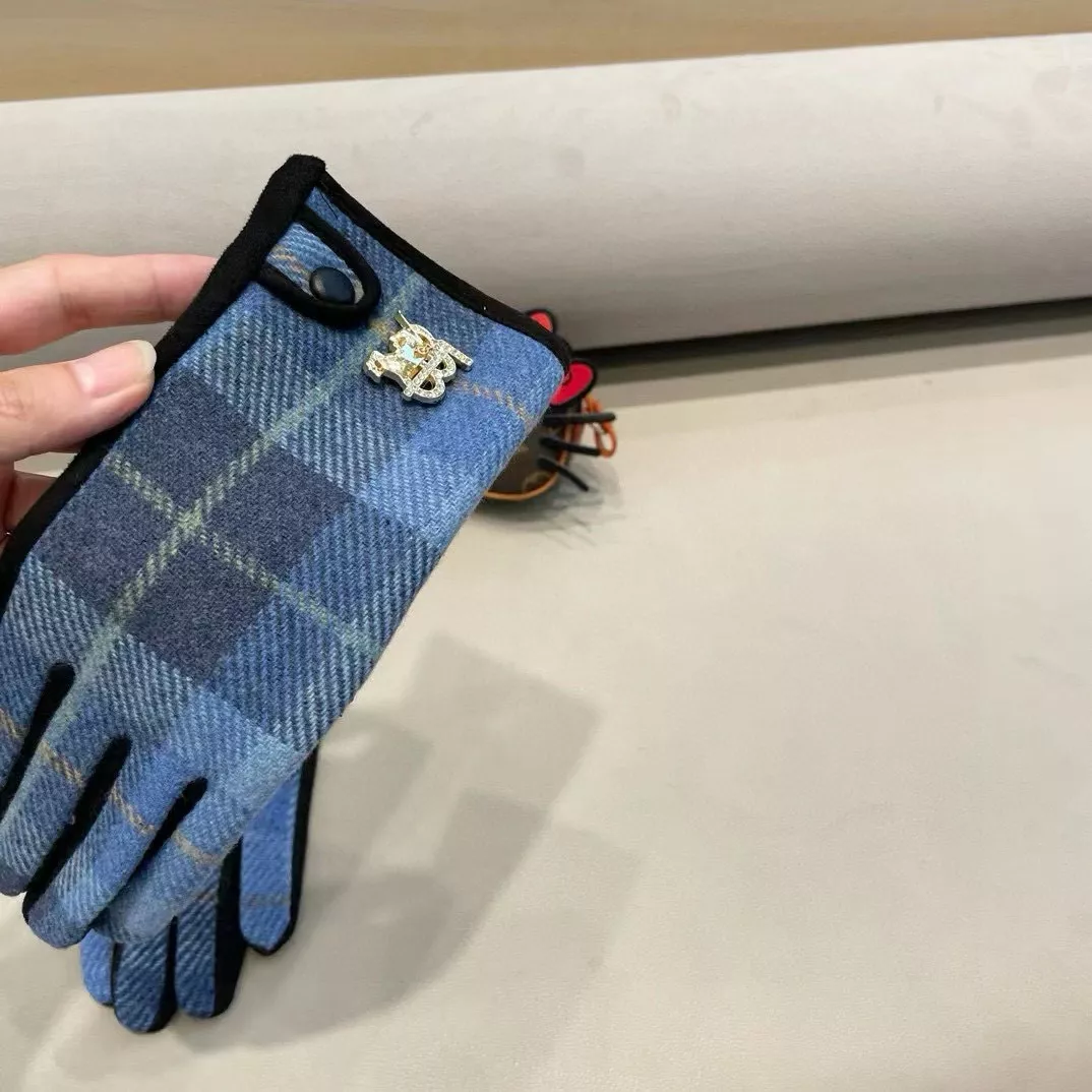 Stylish 5066 Burberry Gloves