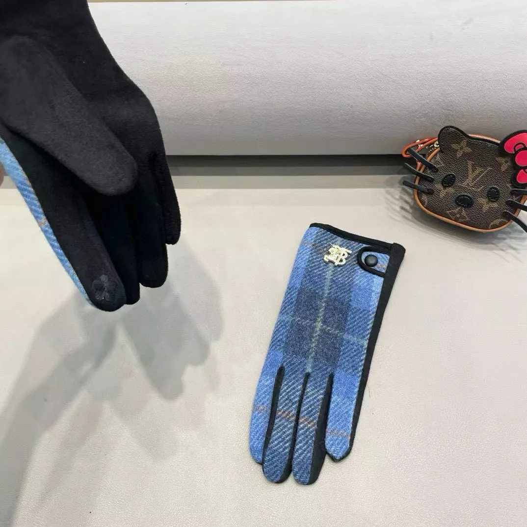 Stylish 5066 Burberry Gloves
