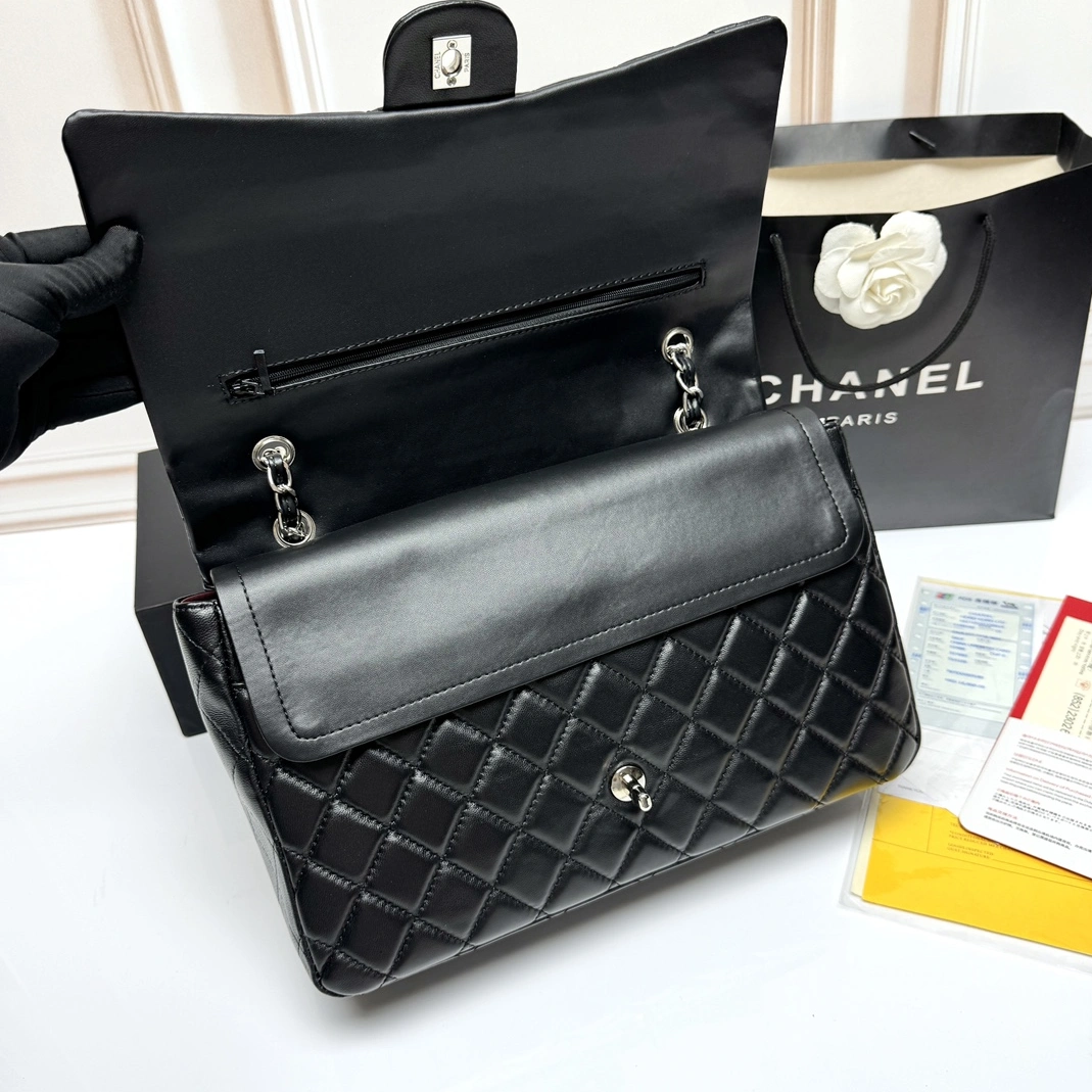Stylish 5200 Chanel AAA Quality Shoulder Bags For Women