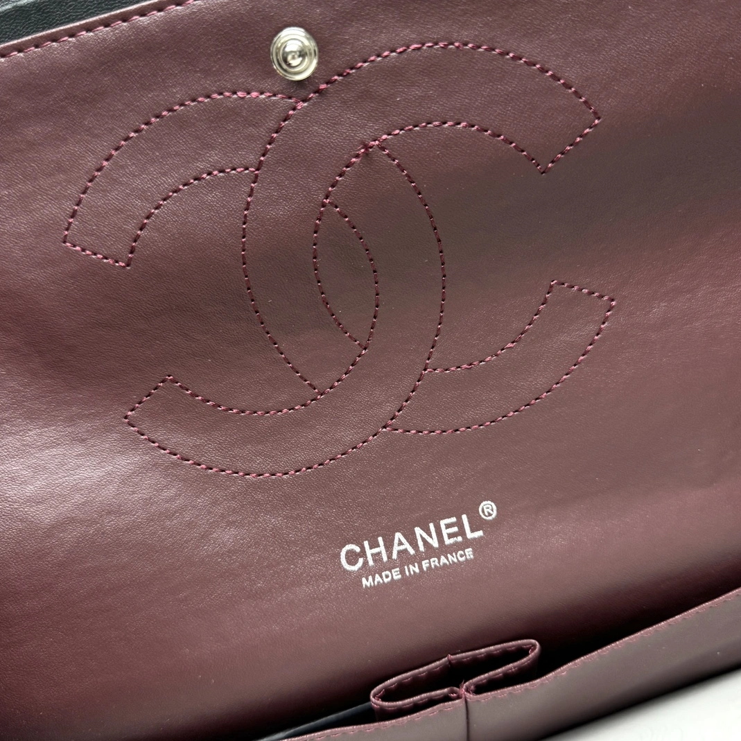 Stylish 5200 Chanel AAA Quality Shoulder Bags For Women