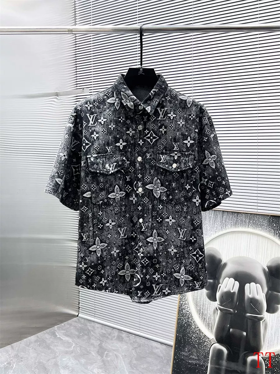 Stylish 5279 Louis Vuitton LV Tracksuits Short Sleeved For Men