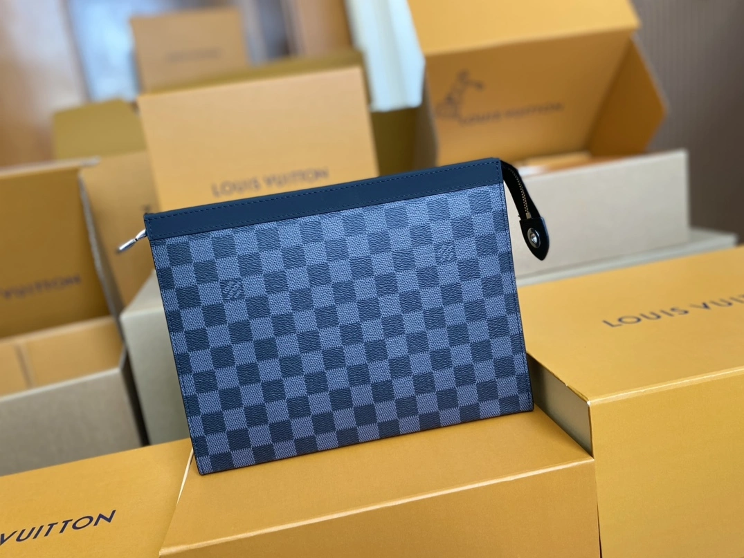 Stylish 5299 Louis Vuitton AAA Man Wallets