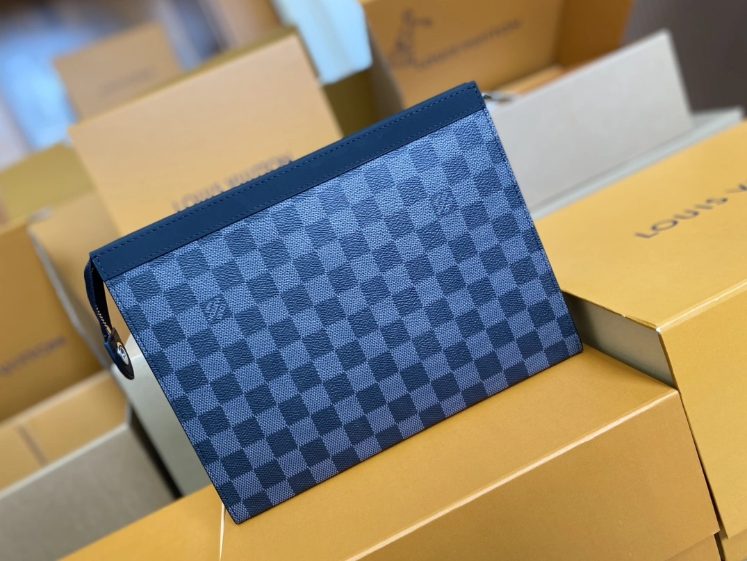 Stylish 5299 Louis Vuitton AAA Man Wallets