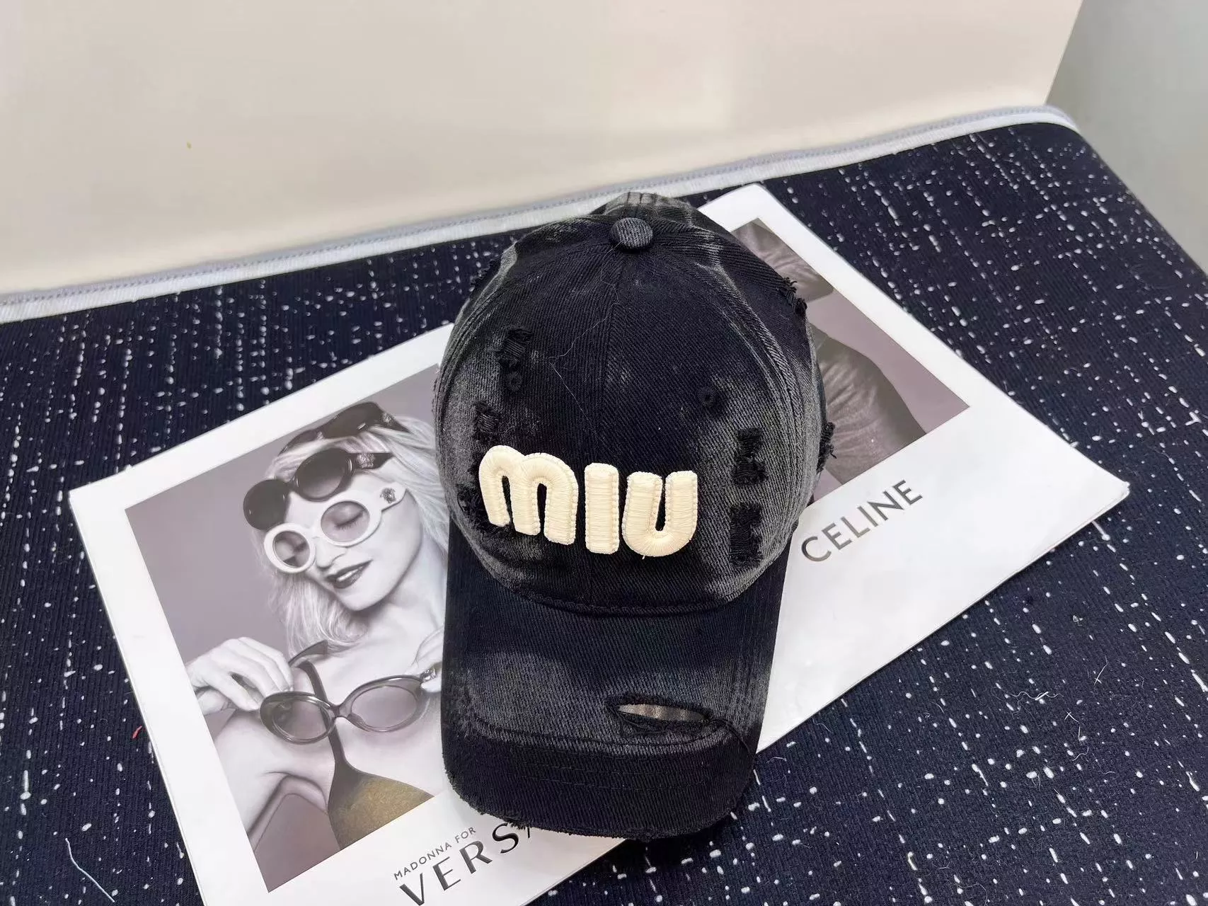 Stylish 5546 MIU MIU Caps