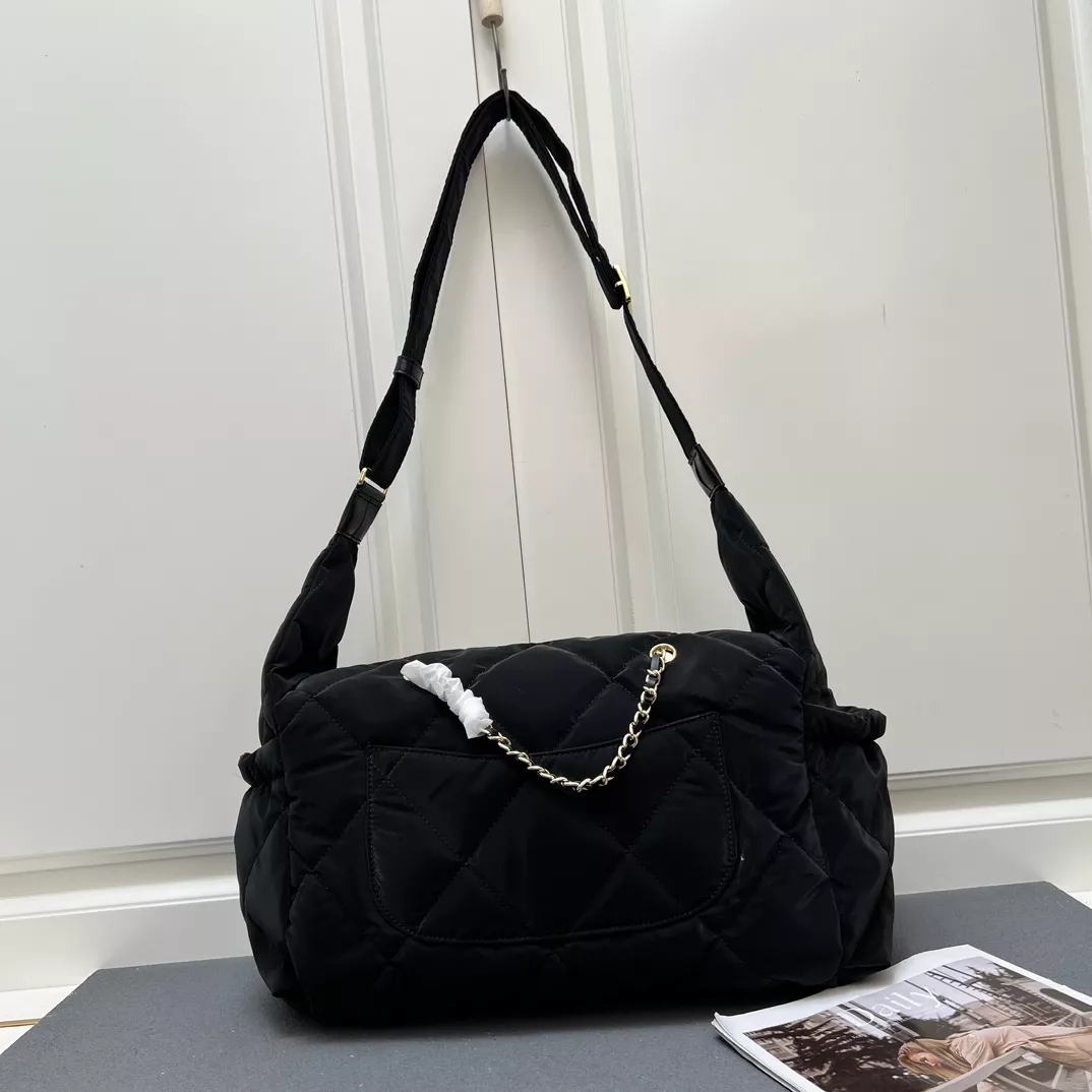 Stylish 5640 Chanel AAA Quality Shoulder Bags For Women