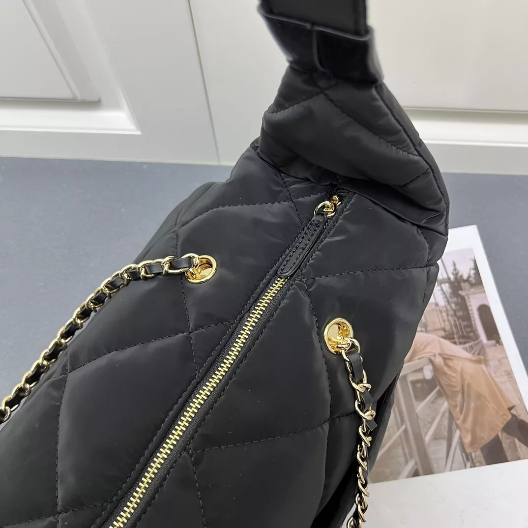 Stylish 5640 Chanel AAA Quality Shoulder Bags For Women