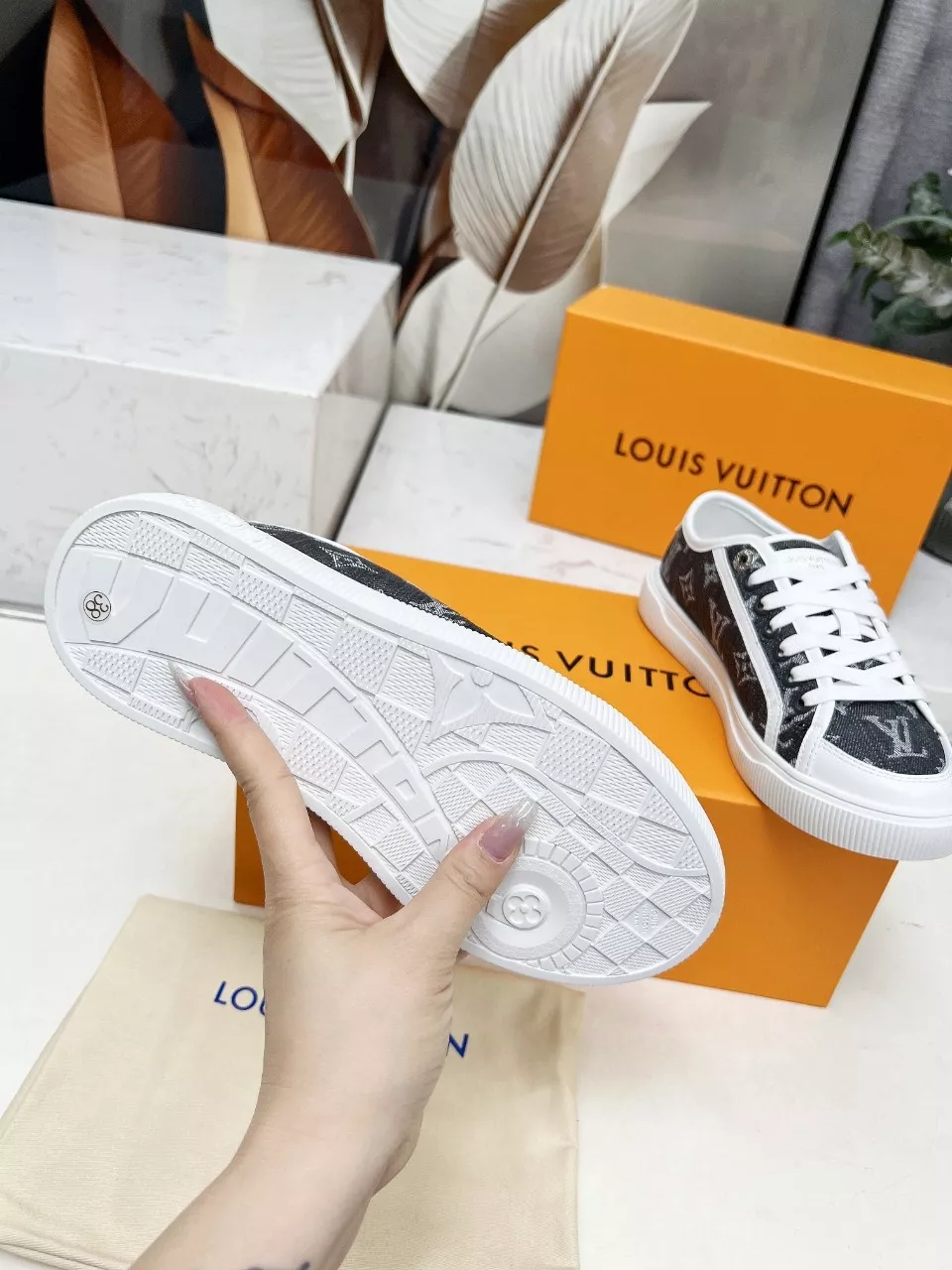 Stylish 5767 Louis Vuitton Casual Shoes For Women