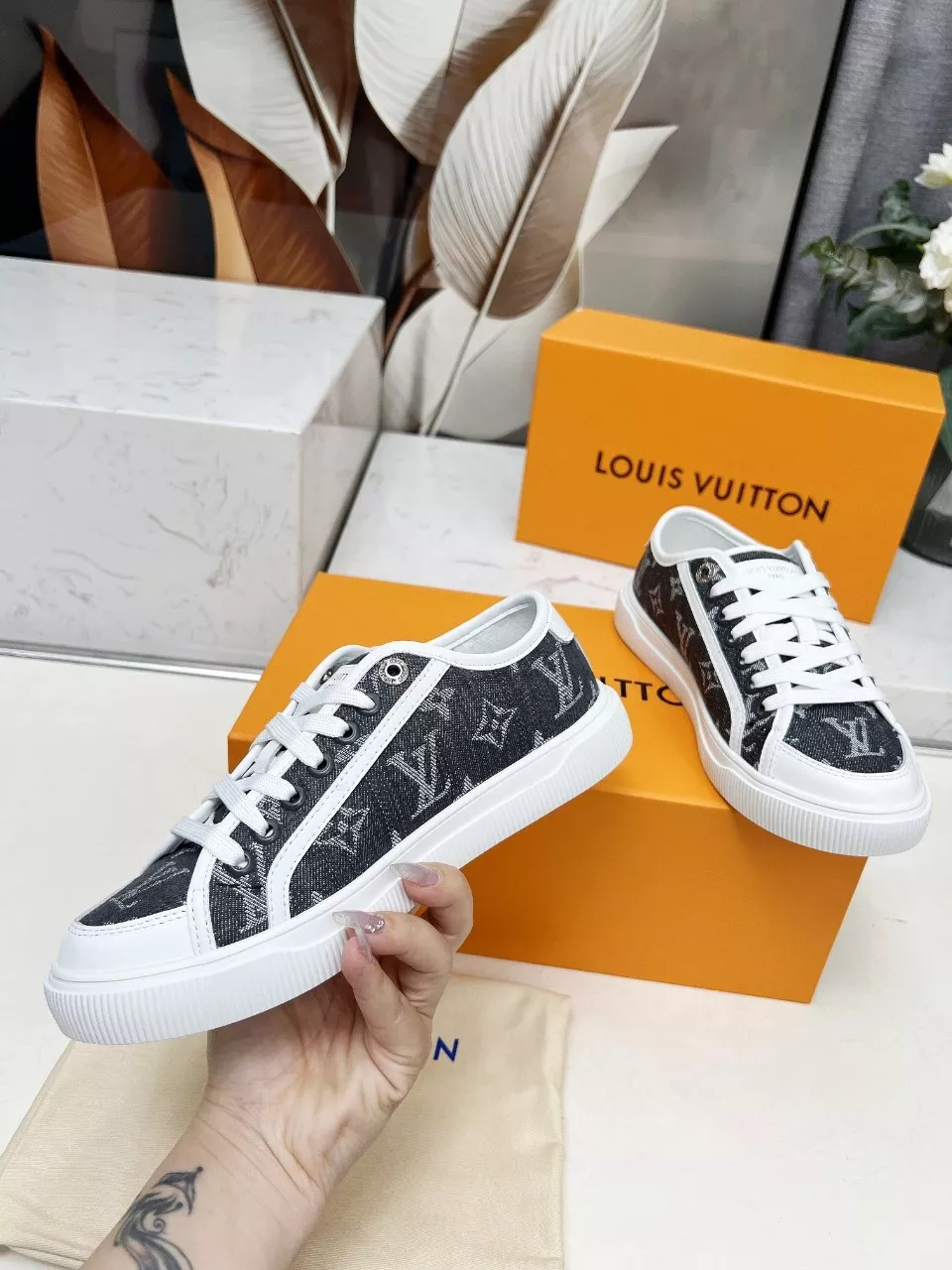 Stylish 5767 Louis Vuitton Casual Shoes For Women