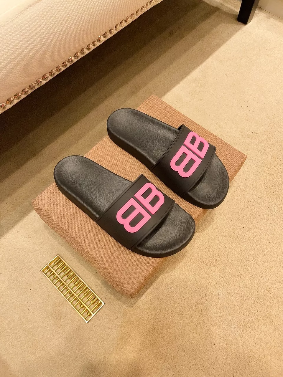 Stylish 580 Balenciaga Slippers For Men