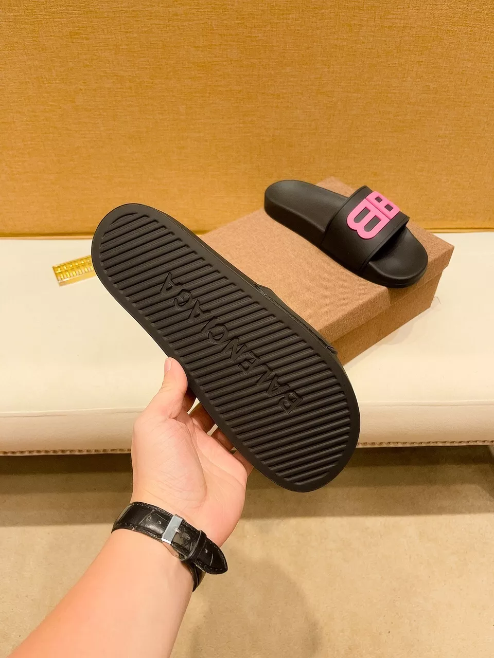 Stylish 580 Balenciaga Slippers For Men