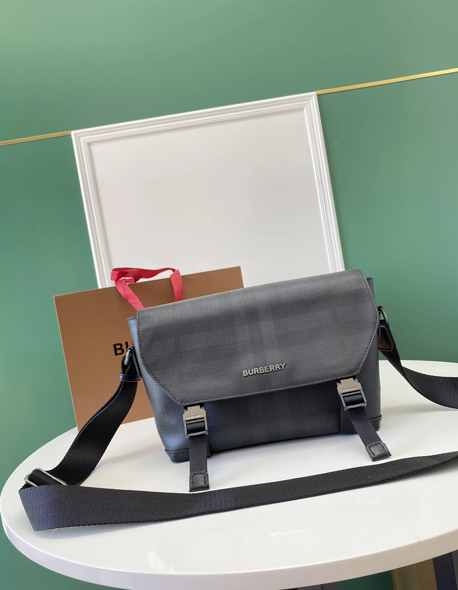 Stylish 602 Burberry AAA Man Messenger Bags