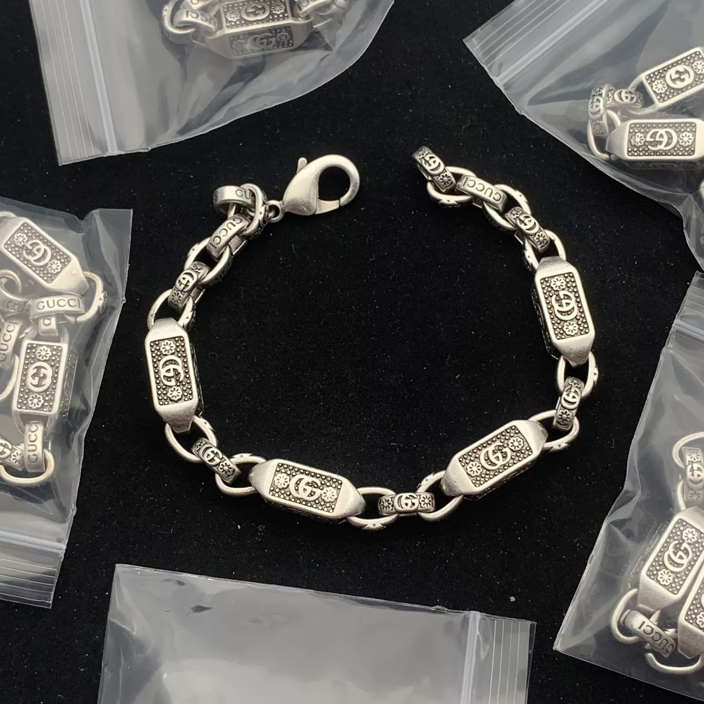 Stylish 6222 Gucci Bracelets