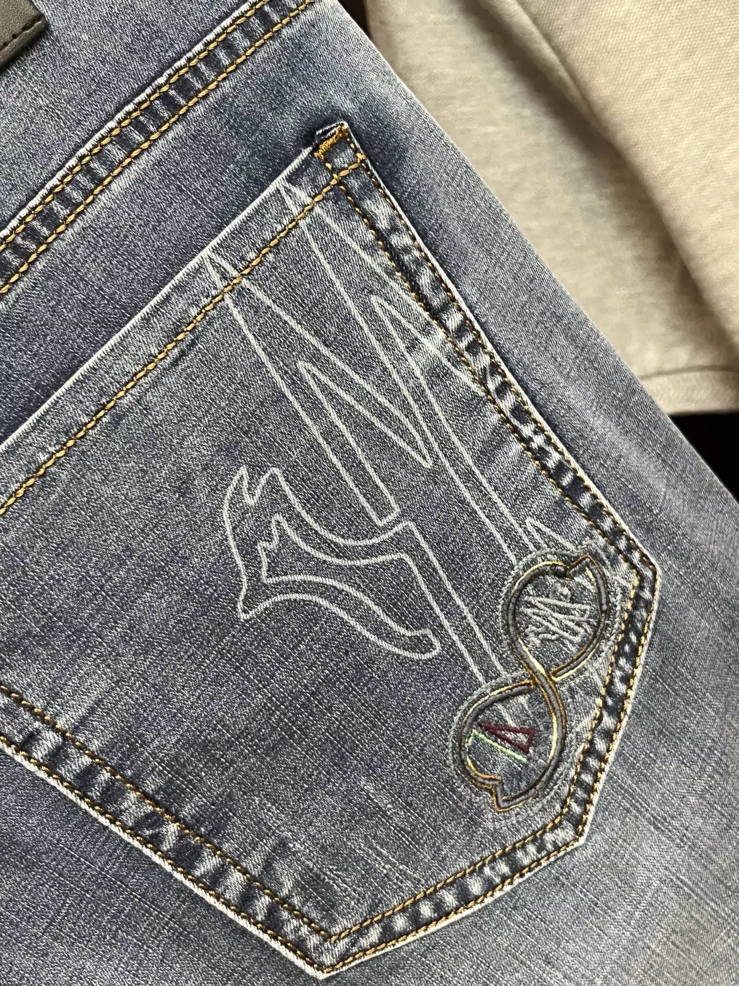 Stylish 6390 Moncler Jeans For Men