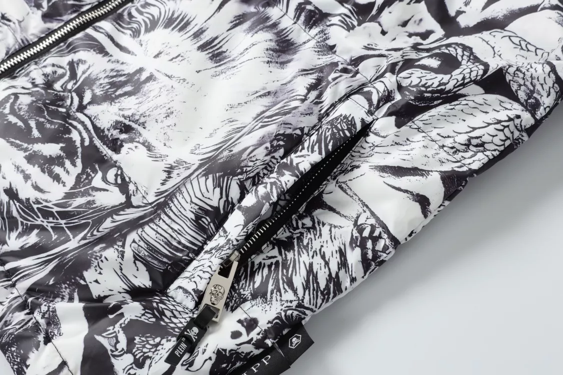 Stylish 6398 Philipp Plein PP Down Feather Coat Long Sleeved For Men