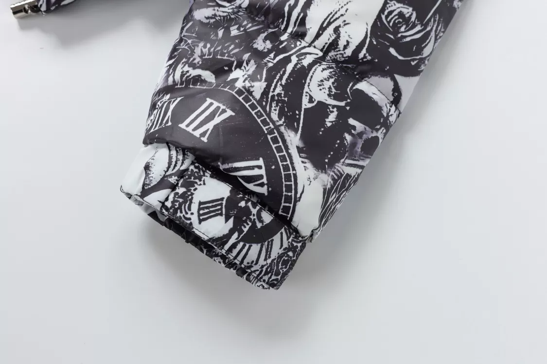 Stylish 6398 Philipp Plein PP Down Feather Coat Long Sleeved For Men