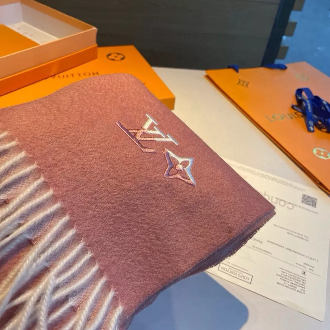 Stylish 6467 Louis Vuitton Scarf For Women