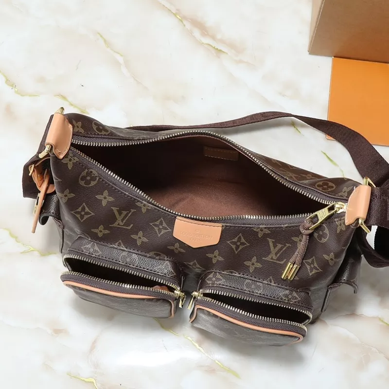 Stylish 6524 Louis Vuitton AAA Quality Messenger Bags For Women