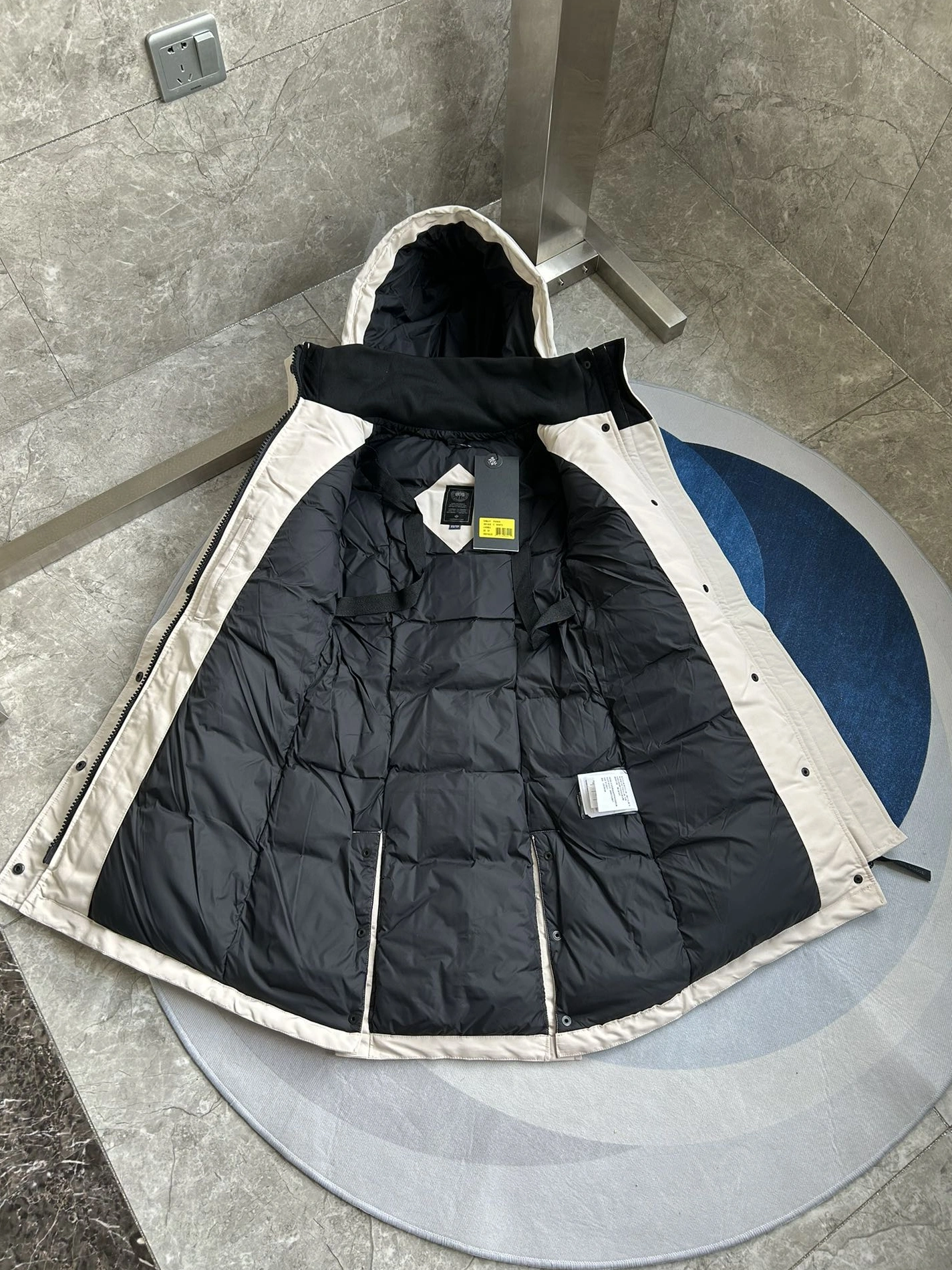 Stylish 6557 Canada Goose Down Feather Coat Long Sleeved For Women