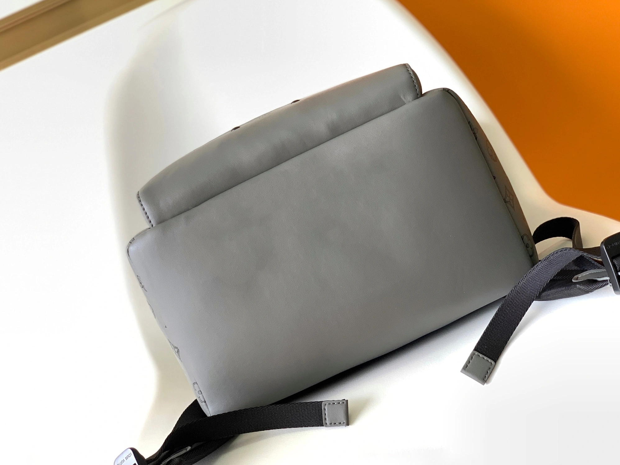 Stylish 6738 Louis Vuitton LV AAA Man Backpacks