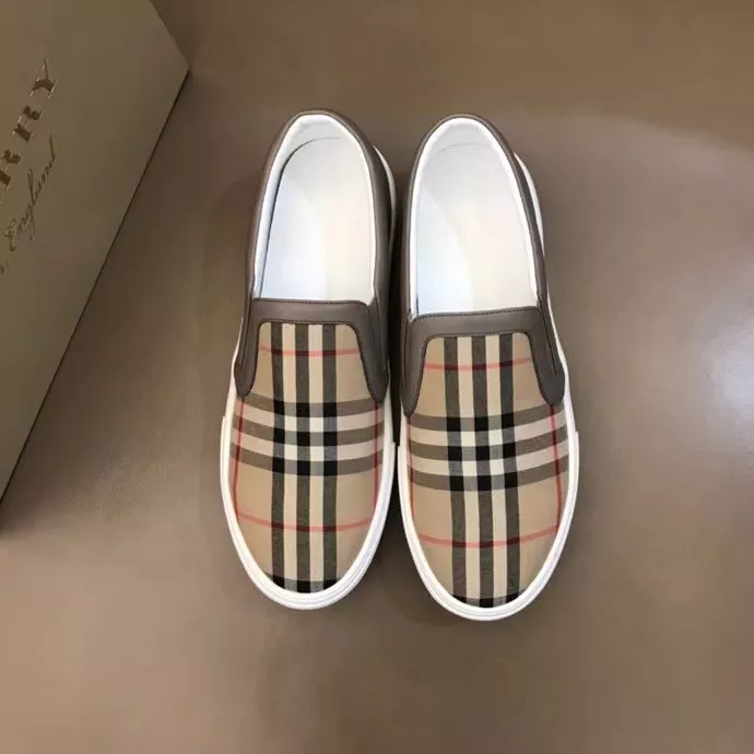Stylish 675 Burberry Casual Shoes For Men
