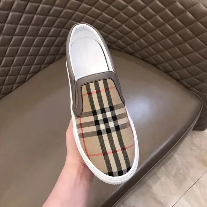 Stylish 675 Burberry Casual Shoes For Men