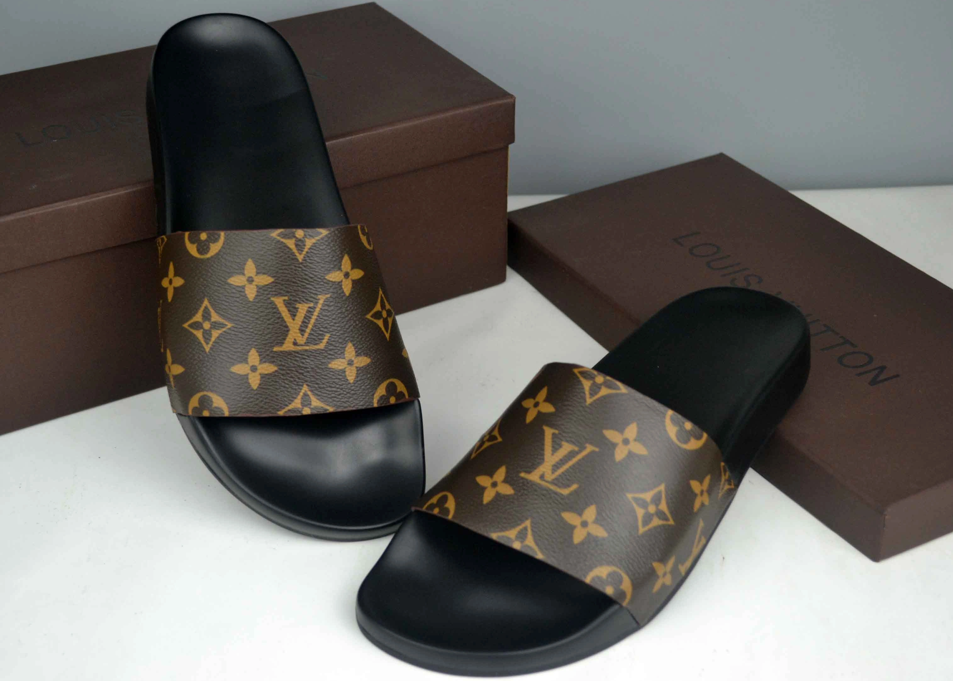 Stylish 6931 Louis Vuitton LV Slippers For Men