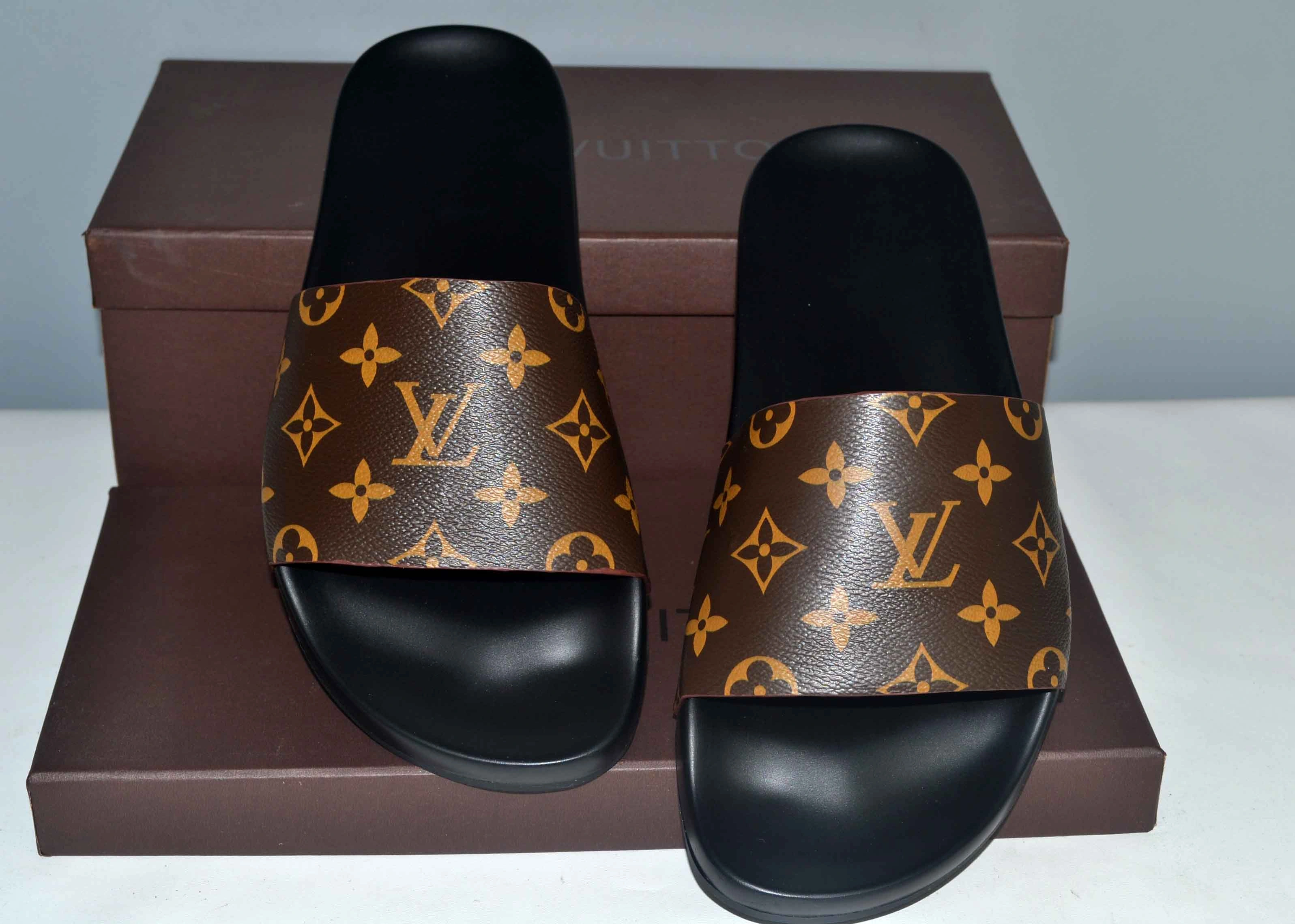 Stylish 6931 Louis Vuitton LV Slippers For Men