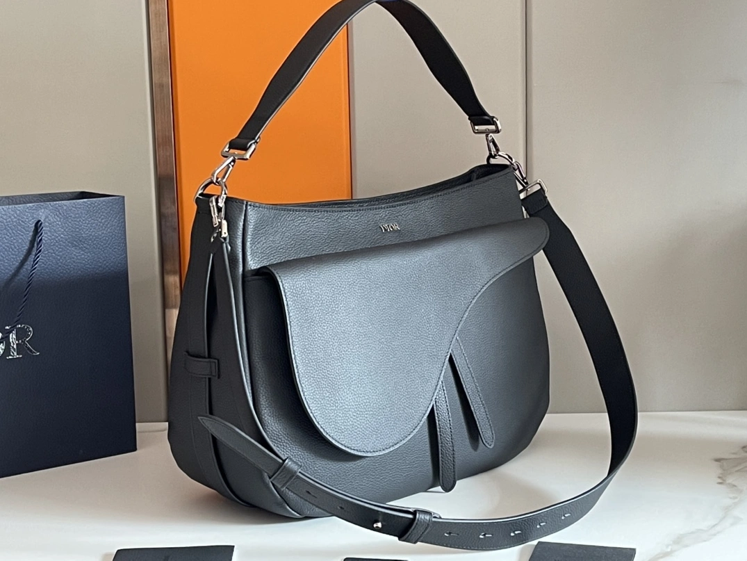 Stylish 6954 Christian Dior AAA Man Messenger Bags