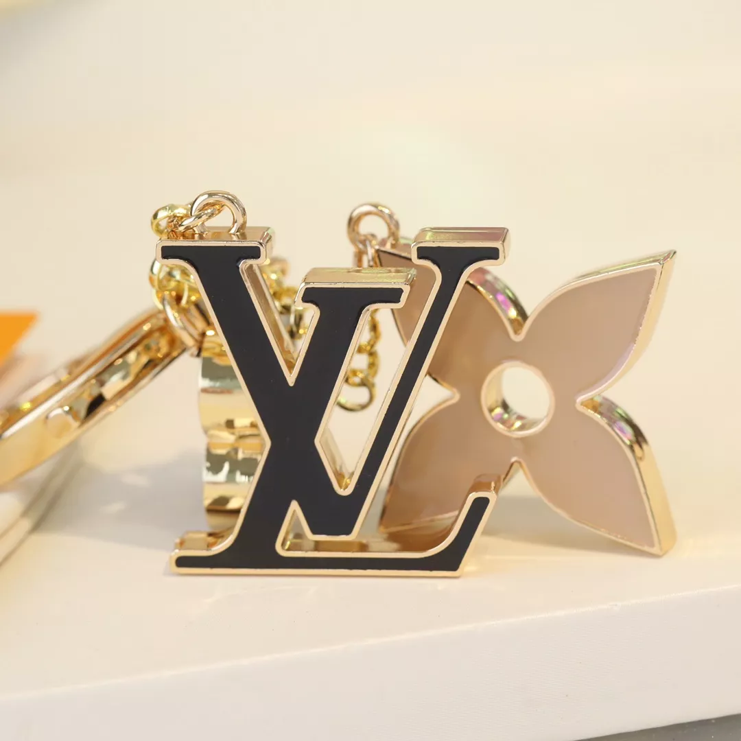 Stylish 6954 Louis Vuitton LV Key Holder And Bag Buckle