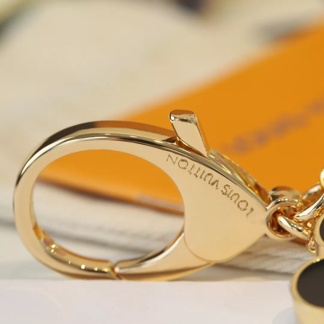 Stylish 6954 Louis Vuitton LV Key Holder And Bag Buckle