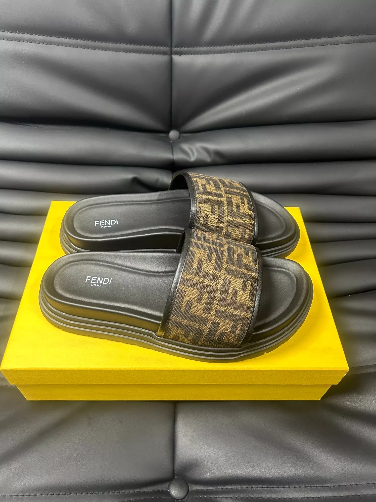 Stylish 7034 Fendi Slippers For Men