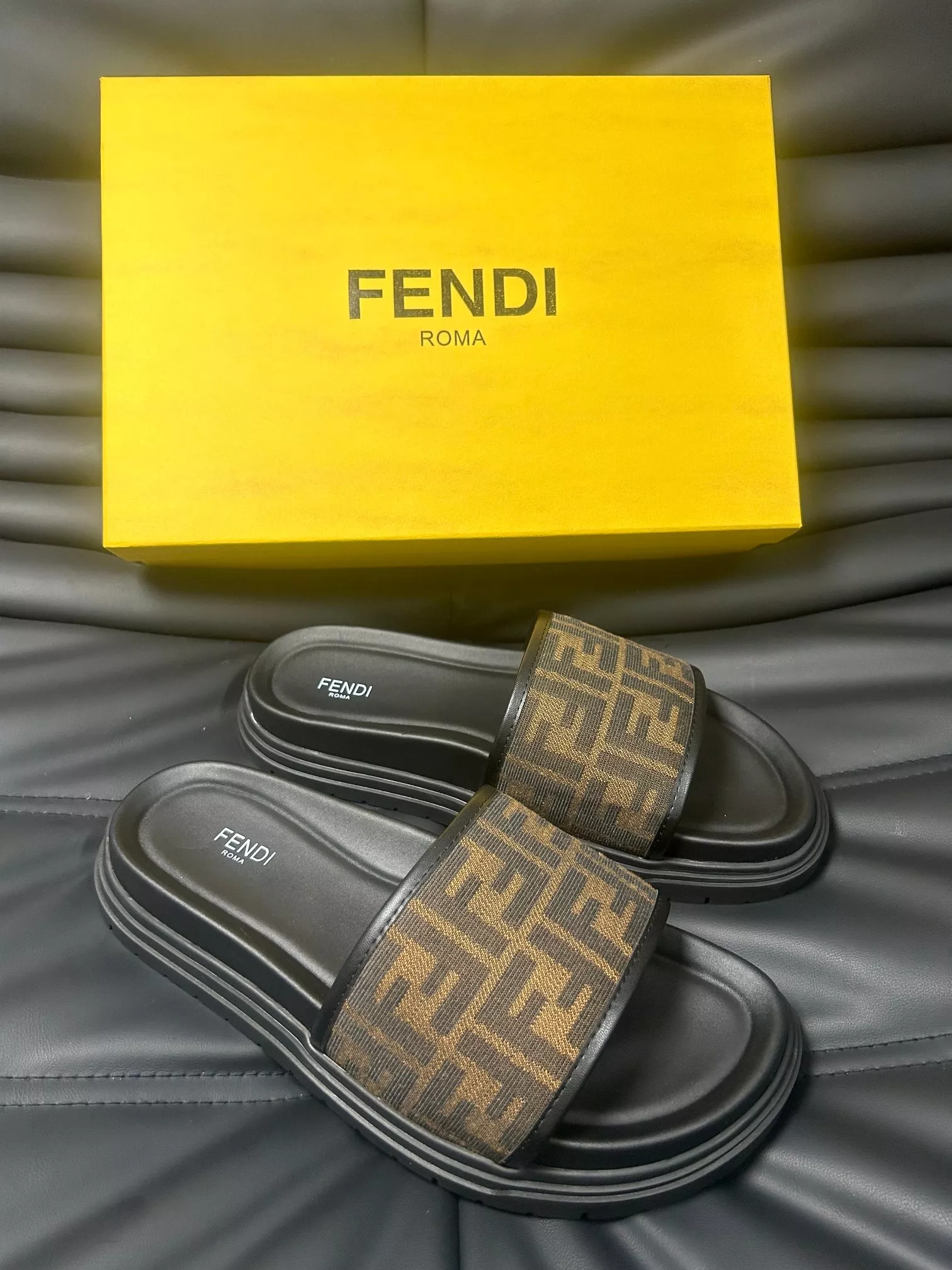 Stylish 7034 Fendi Slippers For Men