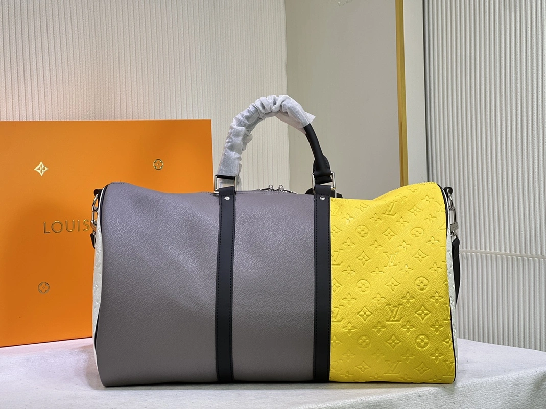 Stylish 7124 Louis Vuitton Travel Bags