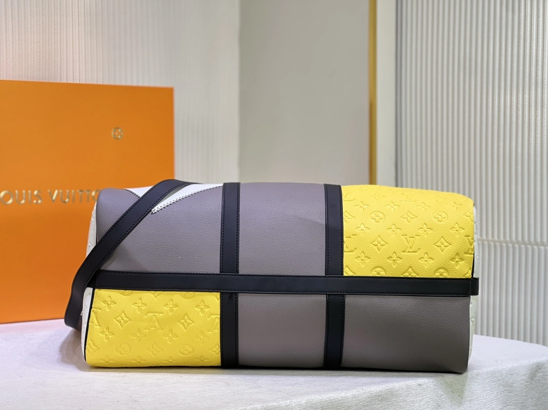 Stylish 7124 Louis Vuitton Travel Bags