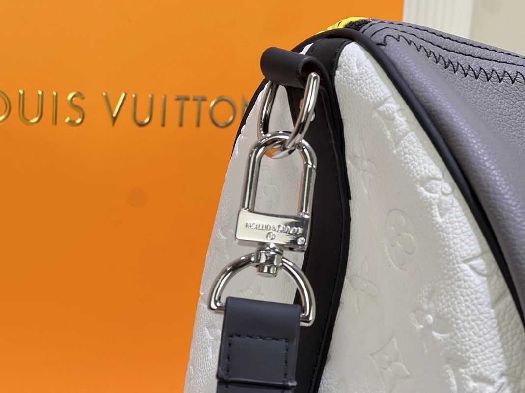 Stylish 7124 Louis Vuitton Travel Bags