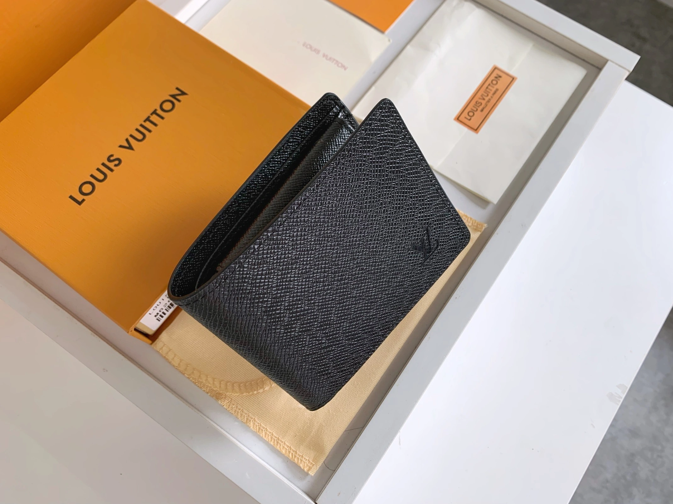 Stylish 7318 Louis Vuitton LV Wallets For Unisex