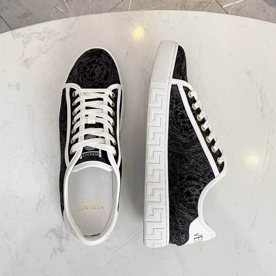 Stylish 7338 Versace Casual Shoes For Men